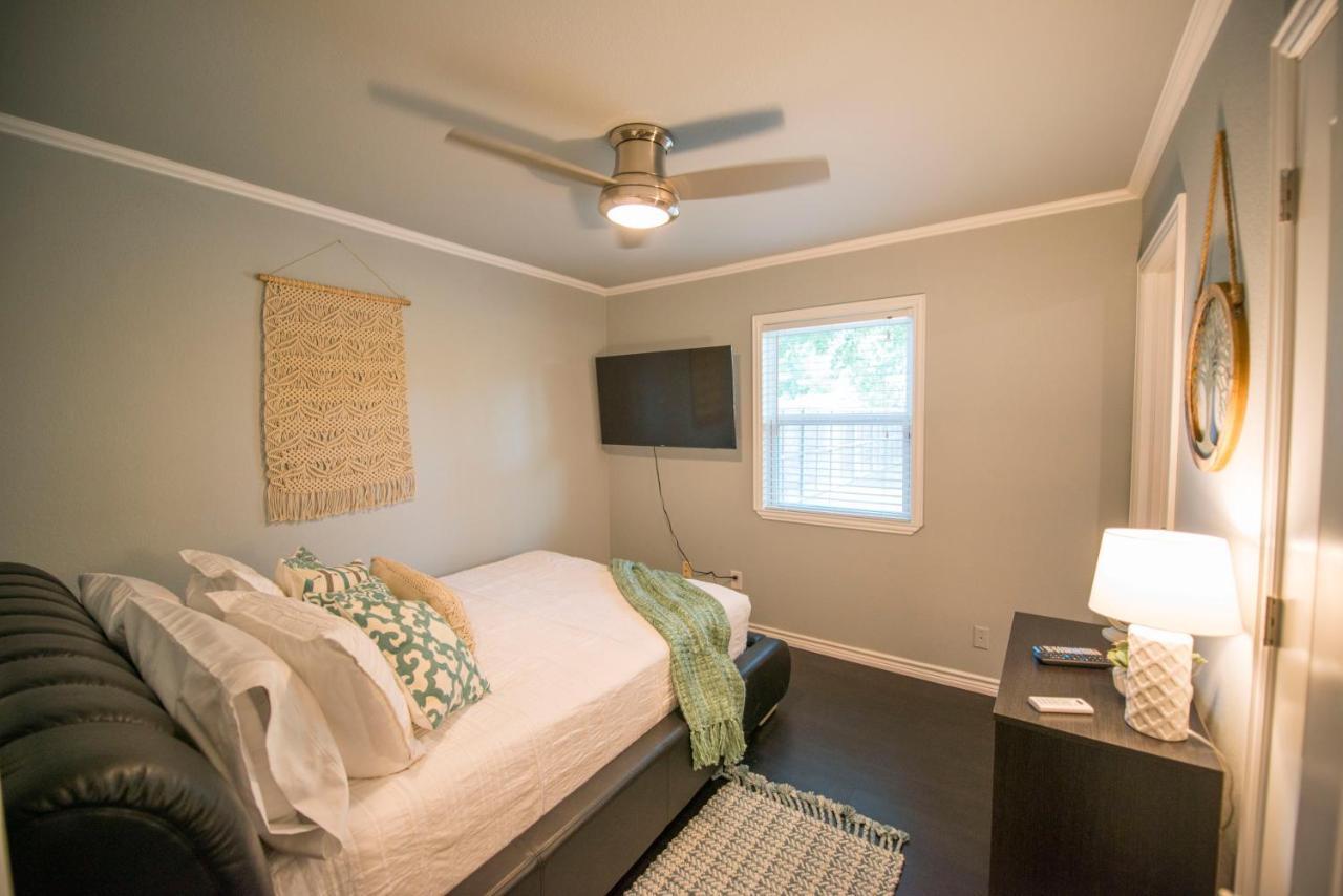 Walk To The Silos! 3 Bed 1960'S Bungalow Near Baylor 웨이코 외부 사진