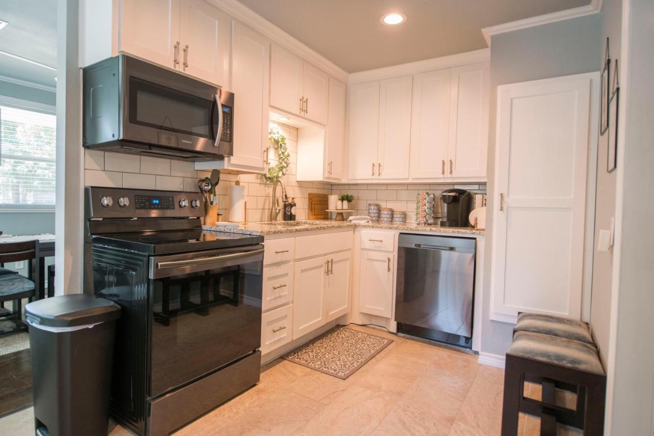 Walk To The Silos! 3 Bed 1960'S Bungalow Near Baylor 웨이코 외부 사진